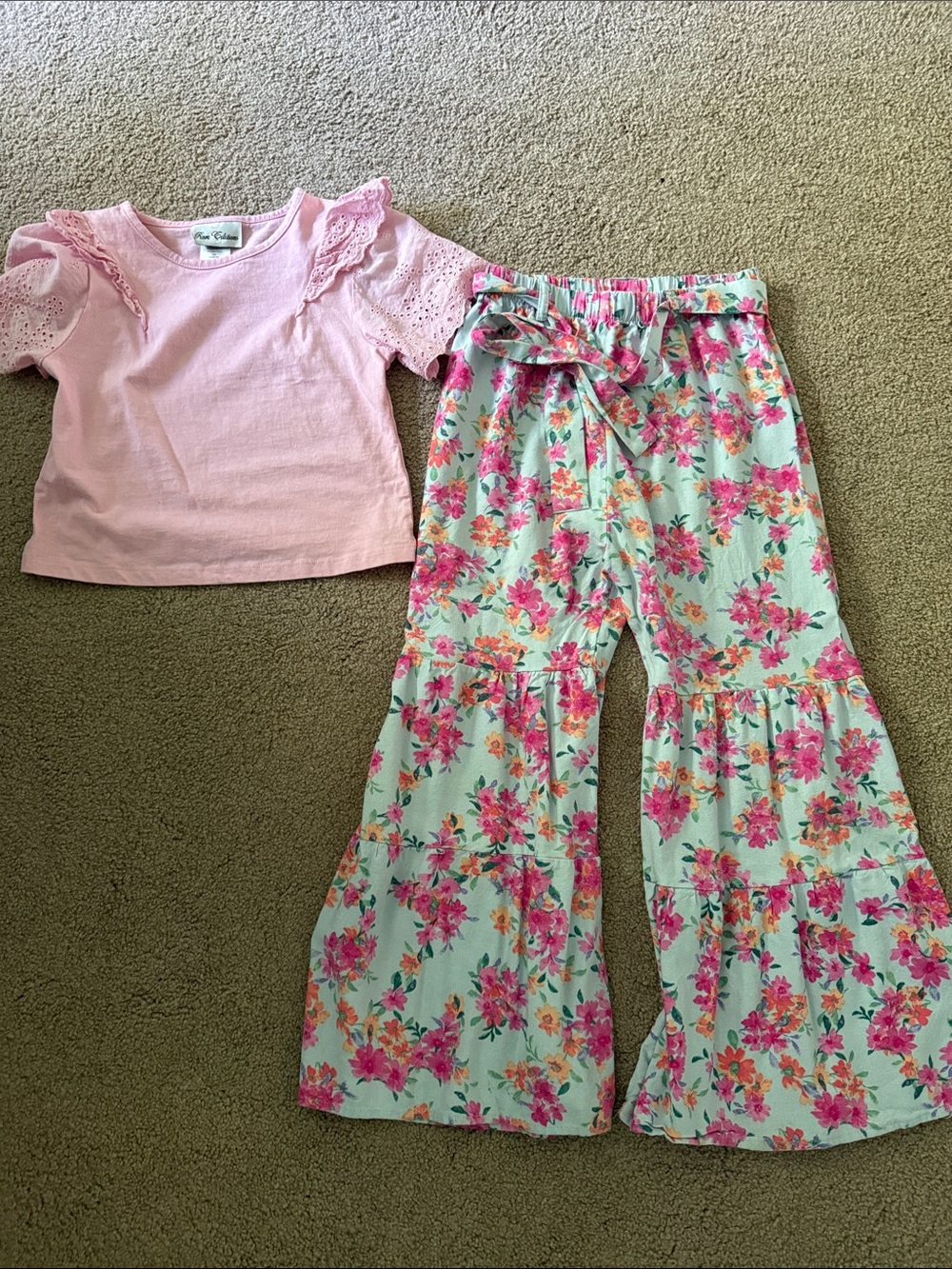 NWOT Pink Eyelet Top & Floral Ruffle Pants Kids Set, 10